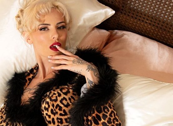 Elegant boudoir shots